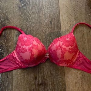 Victoria’s Secret pink/red push up bra
